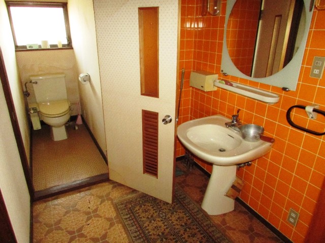 2階トイレ・洗面